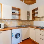 דירה House And Apt. In 30366 סאסארי